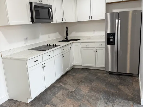 1554 W Cross Ave #B, Tulare, CA 93274