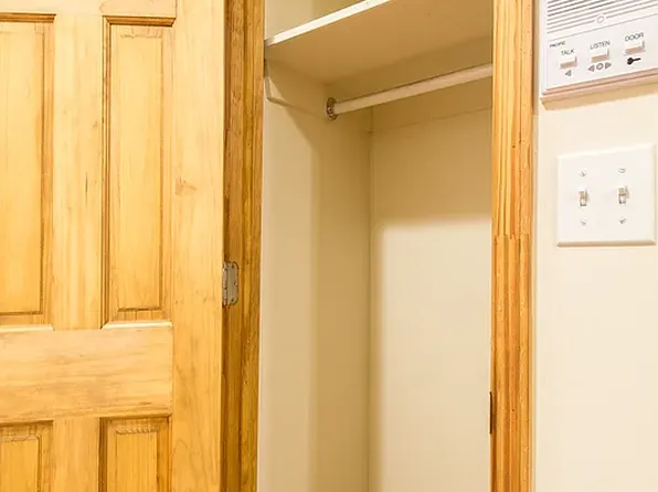 178 Nassau Avenue image 8 of 11