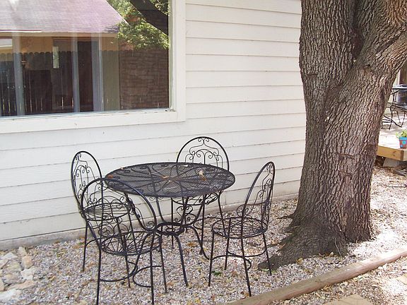 4th image of 2611 Carlow Dr
