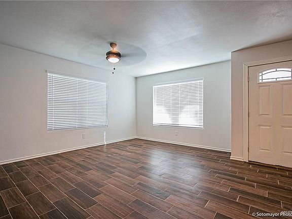 3rd image of 2413 Pecan Ave