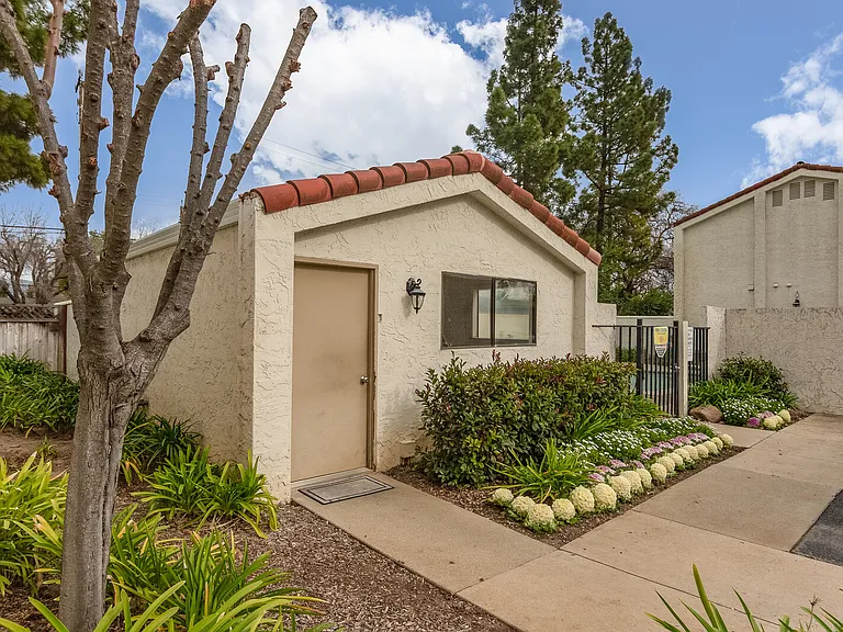 220 Berry Ct - Laundry Room