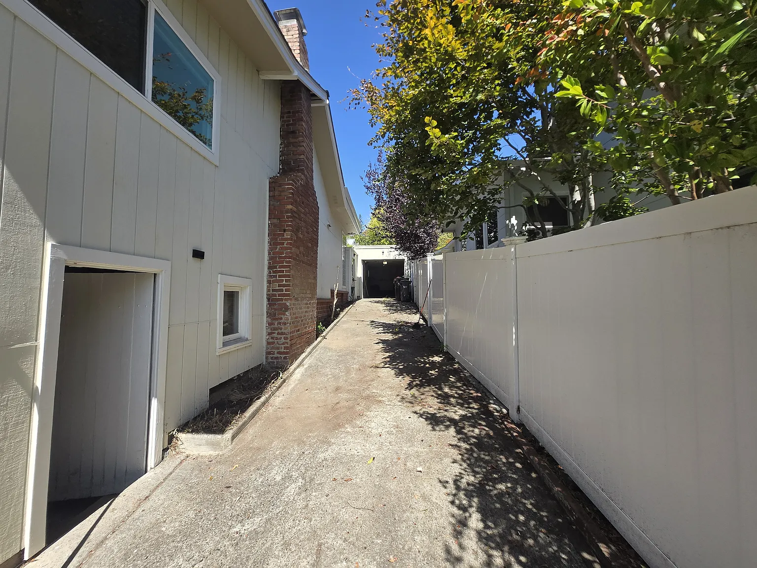 1 bed, 1100 sqft, $4,100 — Photo 2