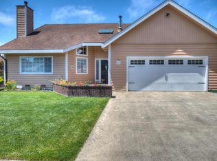 575 S Sanderson Way, Fort Bragg, CA 95437