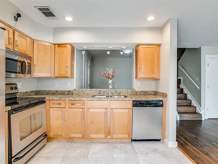 4777 Cedar Springs Rd #9F — Photo 10