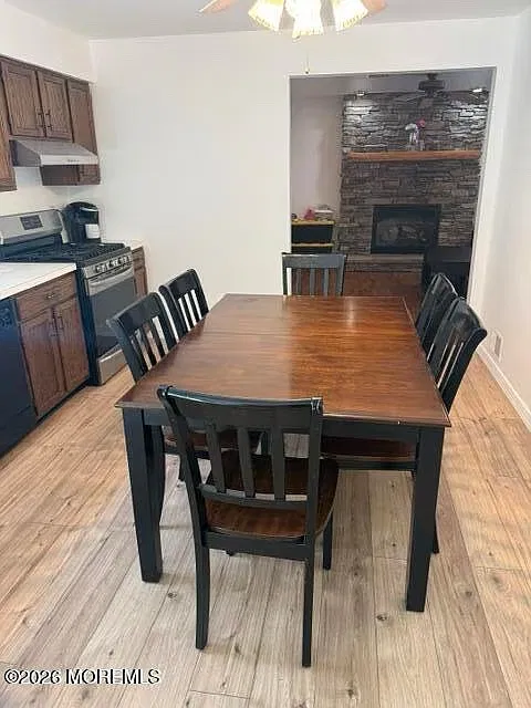 6 bed, 2.5 bath, 2804 sqft, $4,150 — Photo 3
