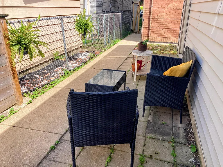 3002 N Hamlin Ave #2 — Photo 14