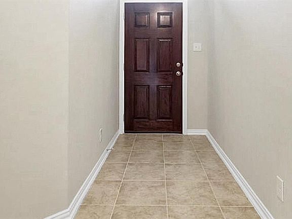 2nd image of 2316 Emerald Ln