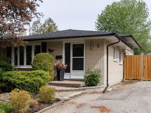 2 Surrey Cres, London, ON N6E 1T6