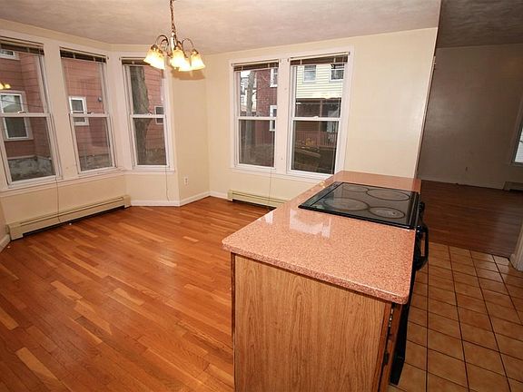 5th image of 15 Everett Ave APT 3