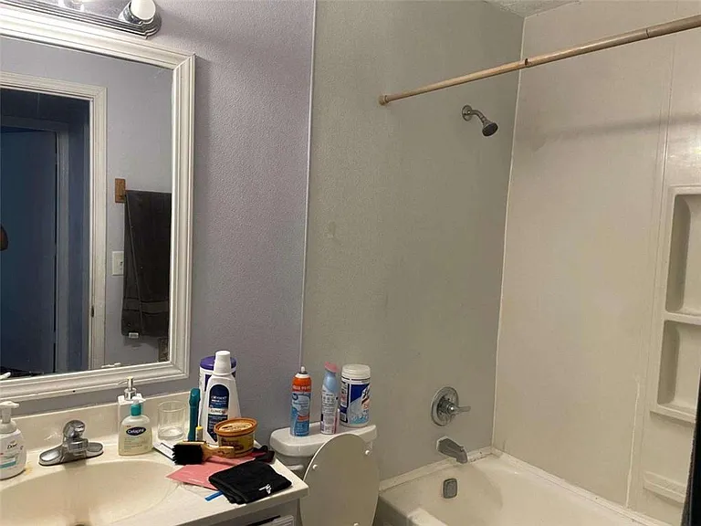 58 Ezzard St — Photo 9