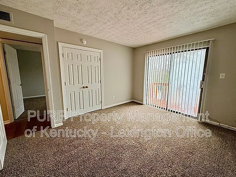 3772 Camelot Dr #4 — Photo 14