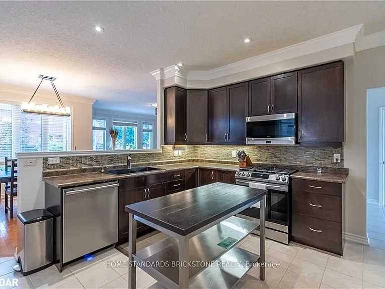 53 Graihawk Dr — Photo 2