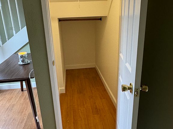 4th image of 142 Francisco Dr #A