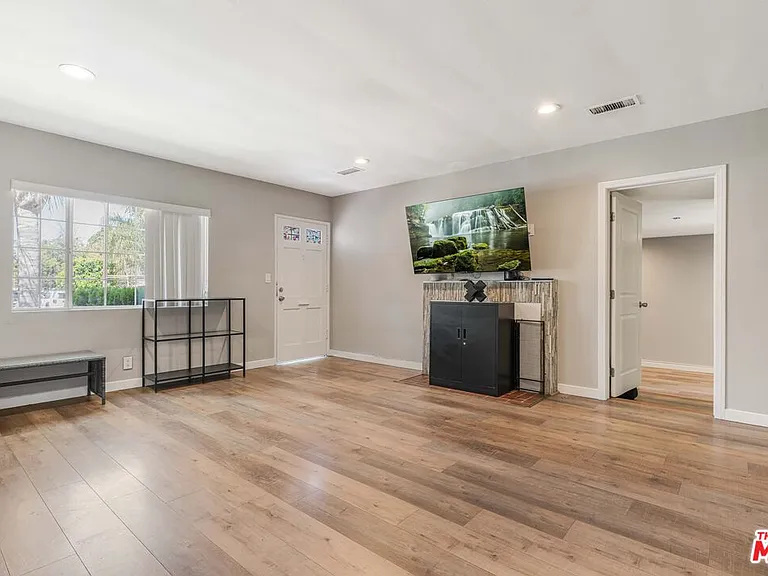 8222 Vanscoy Ave — Photo 4