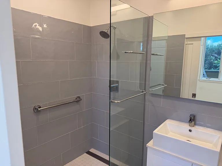 929 Grace Ave #E — Photo 18