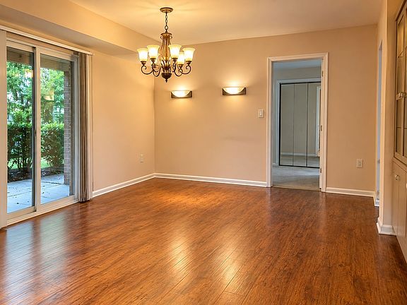 3rd image of 303 Mountainview Dr #303