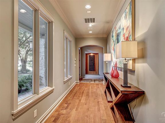 3rd image of 9925 Jourdan Way