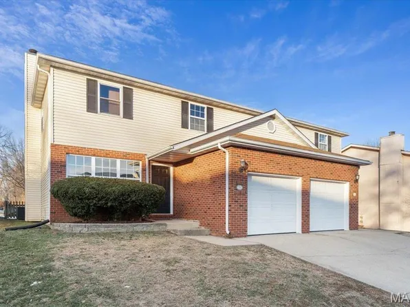 134 Clinton Hill Dr, Belleville, IL 62226