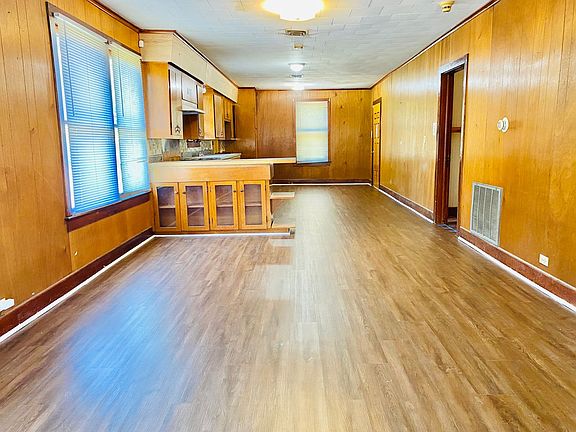 2nd image of 613 Park Ave