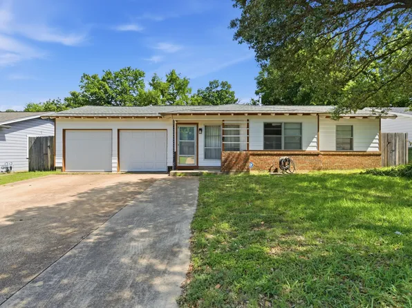 736 Oak Dr, Hurst, TX 76053