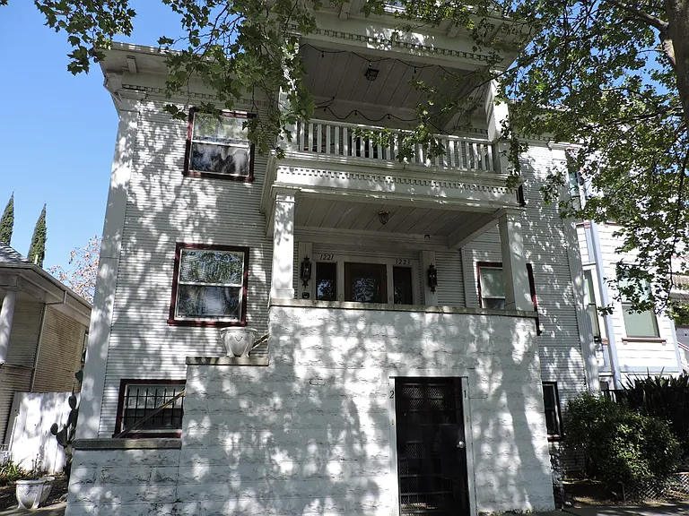 1221 F St #BASEMENT — Photo 1