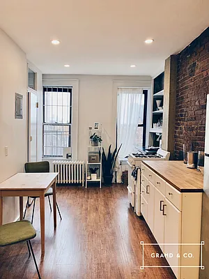 Rented by Grand & Co. | media 12