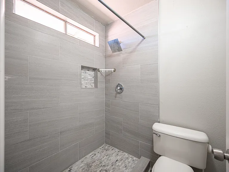 7660 Kalmalii Ave — Photo 45