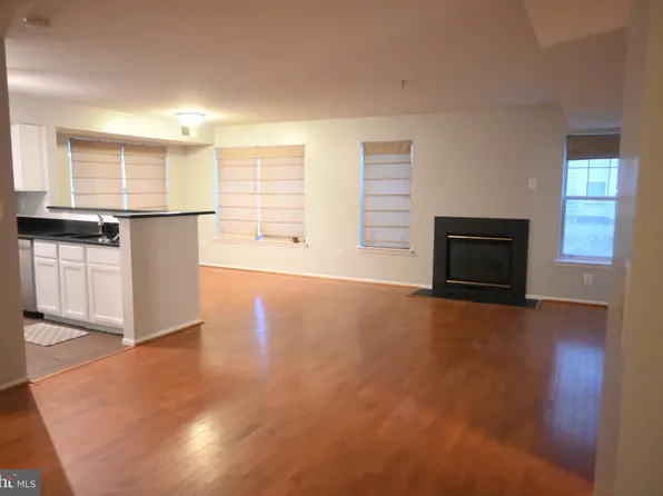 13900 Farnsworth Ln APT 4107, Upper Marlboro, MD 20772