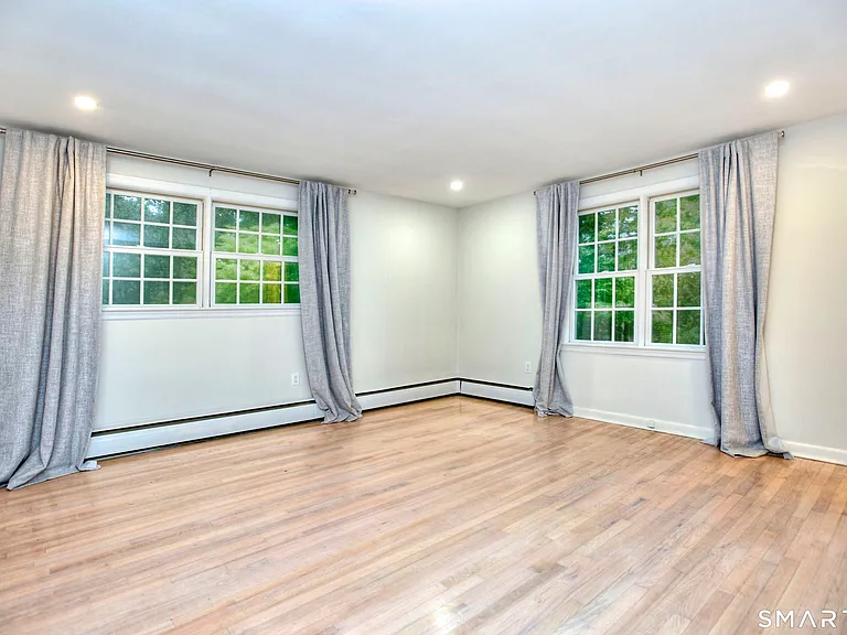 10 Woodcock Ln — Photo 19