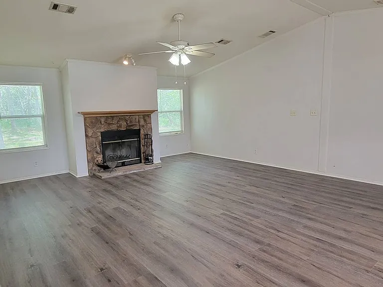 497 Fermin Ln — Photo 3
