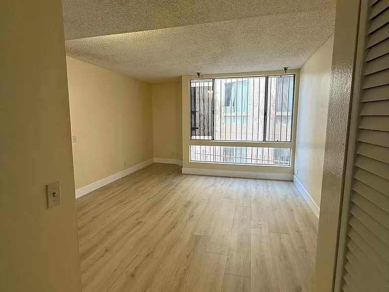 807Bunk — Photo 21