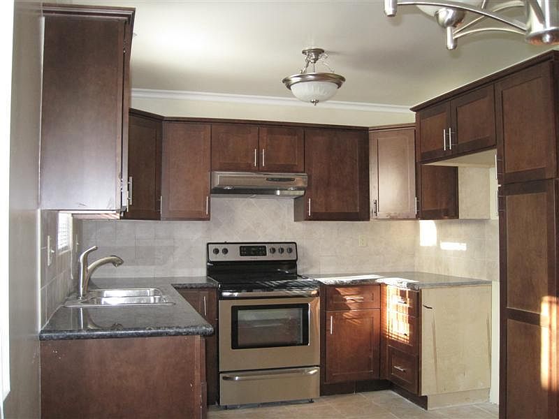 1st image of 567 S Wilton Pl APT 4