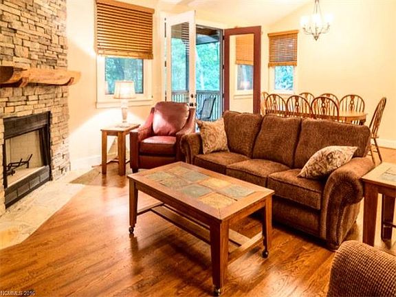 4th image of 298 Hedgewood Dr #471