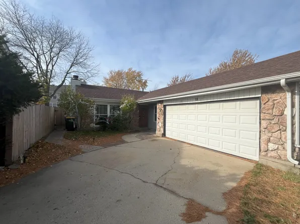 18 Sieverwood Ct, Streamwood, IL 60107