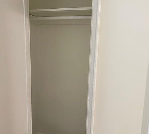 4th image of 70 Pell Pl #1