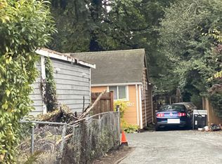 607 S 206th St, Seattle, WA 98198