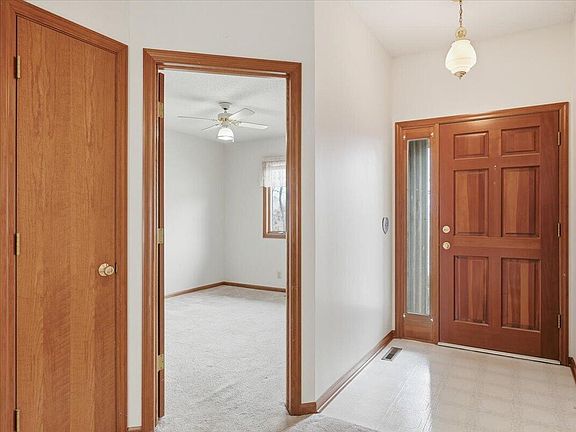 4th image of 1004 Arbor Ridge Cir