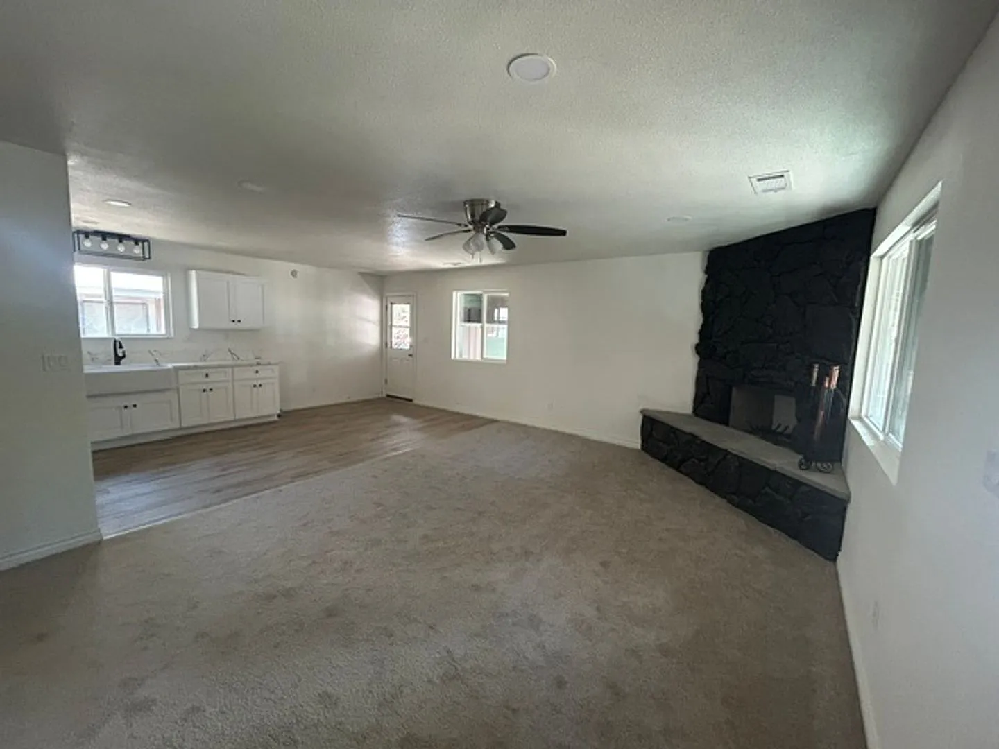 448 Victoria Lane — Photo 3