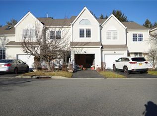 49 Spruce Ridge Dr, Fishkill, NY 12524