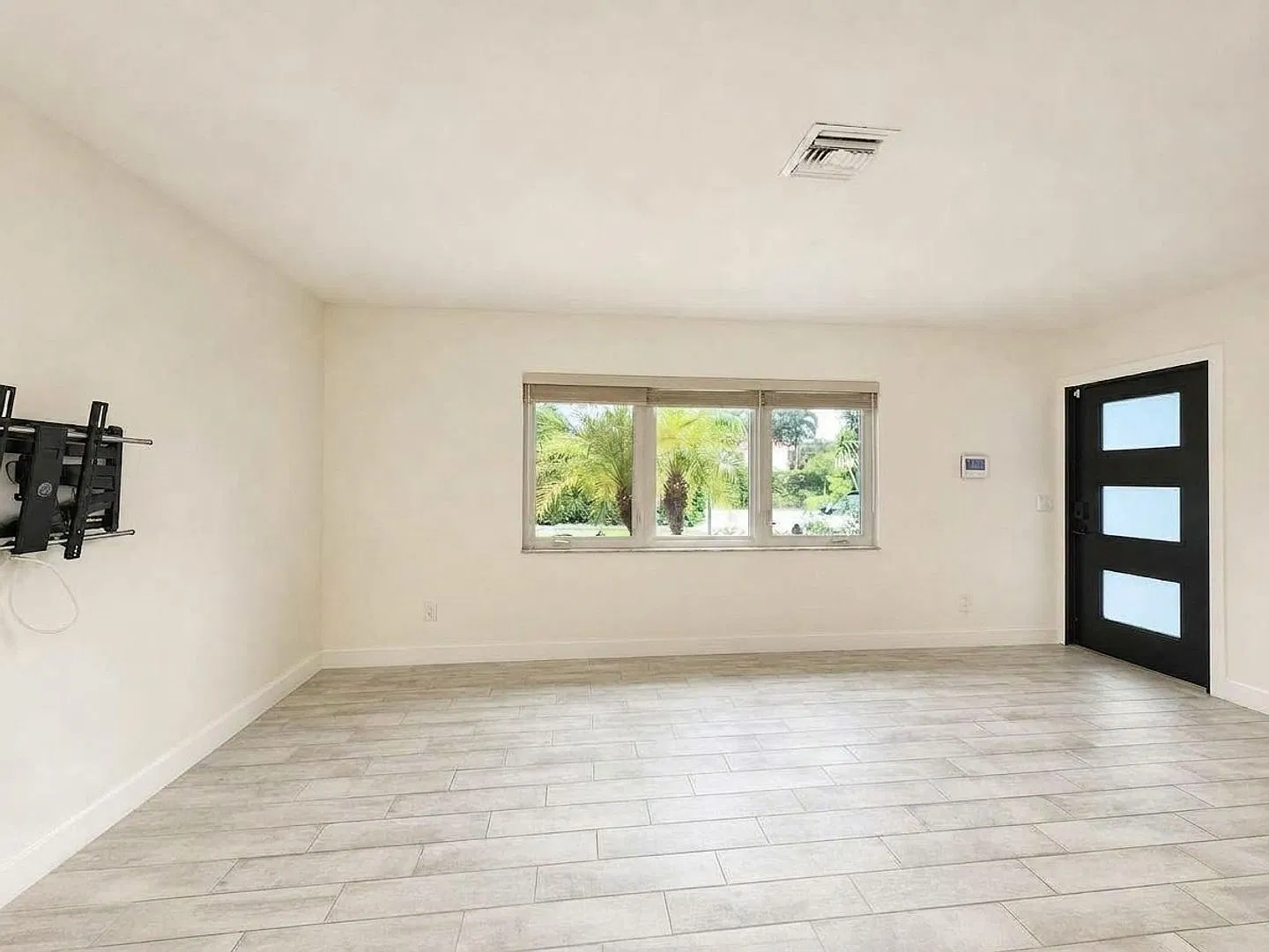 Exceptional Naples Park Single Family home, just minutes to the beach — Photo 2