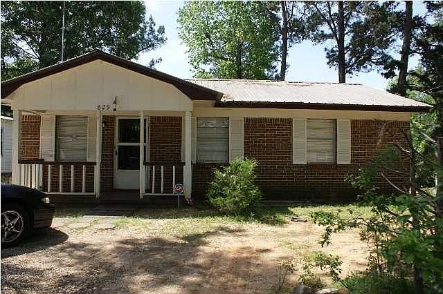 1st image of 829 Griffin Ave