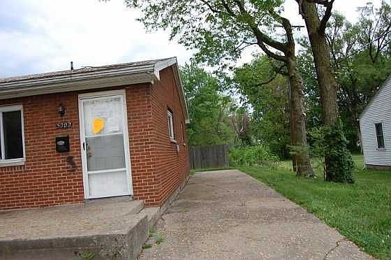 1st image of 3200 Selden Ave