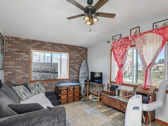 3rd image of 4567 Iowa St #A