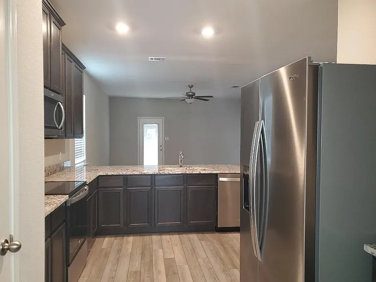 136 Constitution St — Photo 9