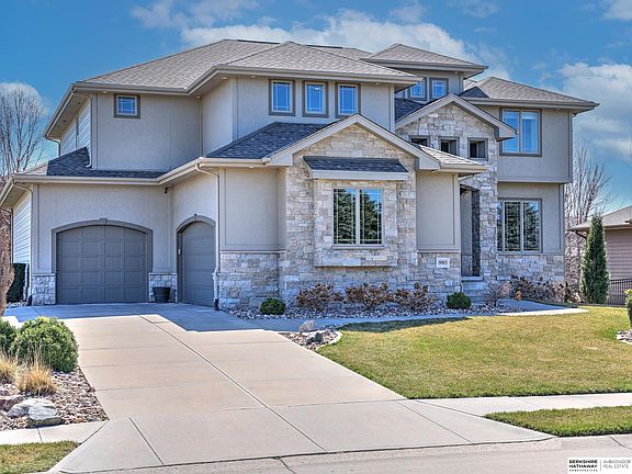 2nd image of 19903 Logan Cir