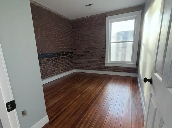 103 E Excelsior St, Excelsior Springs, MO