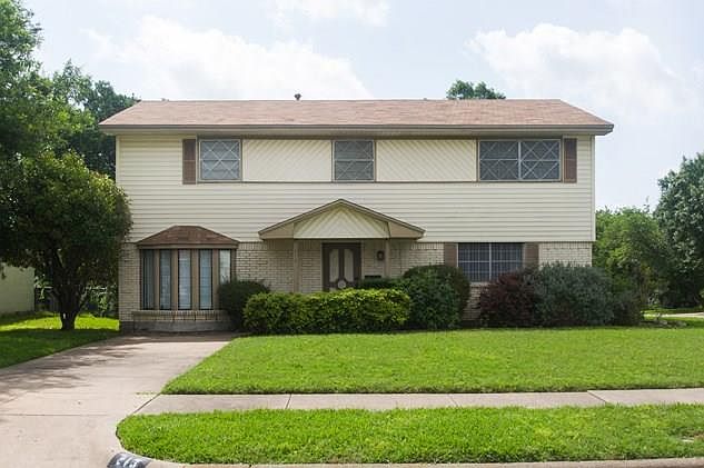 1st image of 213 Harrington Cir