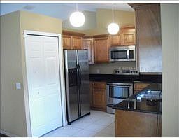 5th image of 773 Pelican Ct