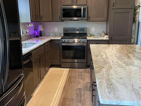 4th image of 32388 Lilac Ln