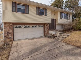 4324 N Lincoln Ave, Davenport, IA 52806